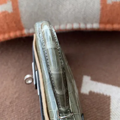 MINI KELLY II (20) SHINY MISSISSIPPIENSIS ALLIGATOR LEATHER GRIS TOURTERELLE WITH PALLADIUM HARDWARE - 3