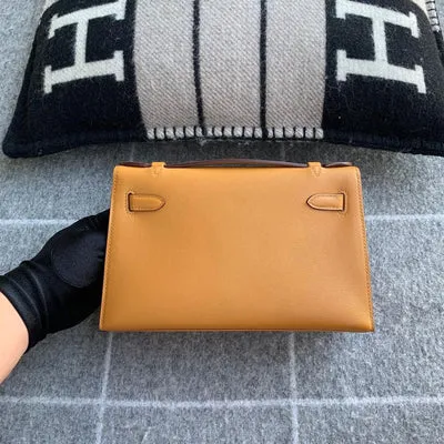 KELLY POCHETTE SWIFT LEATHER SESAME WITH GOLD HARDWARE (GHW) - 2
