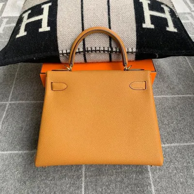 KELLY 28 TOGO LEATHER SESAME WITH GOLD HARDWARE (GHW) - 2