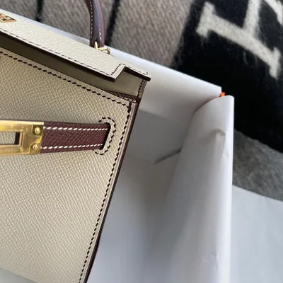 MINI KELLY II (20) EPSOM LEATHER HORSESHOE STAMP (HSS) BI-COLOR CRAIE & BORDEAUX WITH GOLD HARDWARE (GHW) - 3