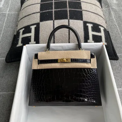 KELLY 25 SHINY (LISSE) MISSISSIPPIENSIS ALLIGATOR LEATHER NOIR (BLACK) WITH GOLD HARDWARE (GHW) - 1