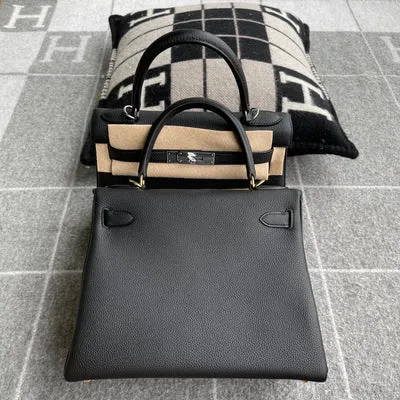 KELLY 28 TOGO LEATHER NOIR (BLACK) WITH GOLD HARDWARE (GHW) - 2