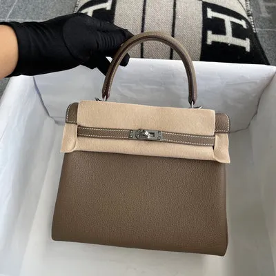 KELLY 25 TOGO LEATHER ETOUPE WITH PALLADIUM HARDWARE (PHW) - 3