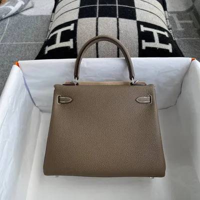 KELLY 25 TOGO LEATHER ETOUPE WITH PALLADIUM HARDWARE (PHW) - 2