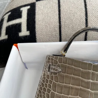 MINI KELLY II (20) SHINY (LISSE) MISSISSIPPIENSIS ALLIGATOR LEATHER GRIS TOURTERELLE WITH GOLD HARDWARE (GHW) - 6
