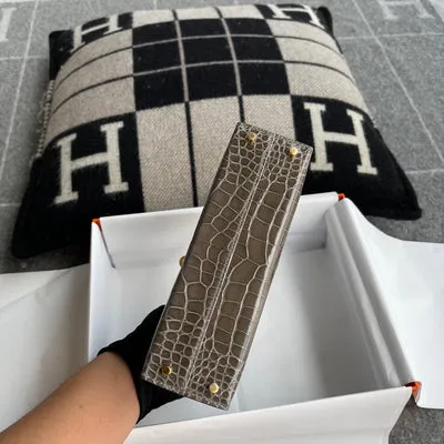 MINI KELLY II (20) SHINY (LISSE) MISSISSIPPIENSIS ALLIGATOR LEATHER GRIS TOURTERELLE WITH GOLD HARDWARE (GHW) - 7
