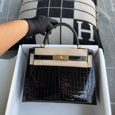 KELLY 28 SHINY (LISSE) NILOTICUS CROCODILE LEATHER NOIR (BLACK) WITH GOLD HARDWARE (GHW) - 4