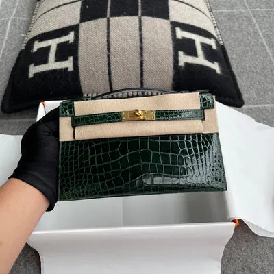 KELLY POCHETTE SHINY (LISSE) MISSISSIPPIENSIS ALLIGATOR LEATHER VERT EMERAUDE (EMERALD) WITH GOLD HARDWARE (GHW) - 2