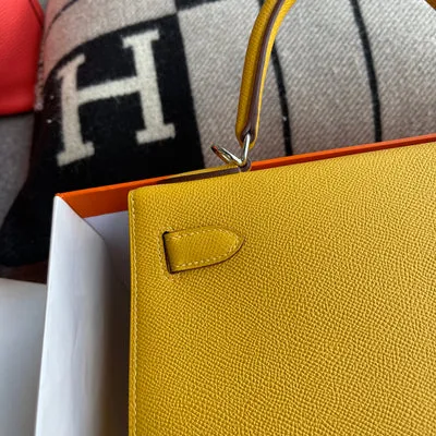KELLY 28 EPSOM LEATHER JAUNE AMBRE WITH PALLADIUM HARDWARE (PHW) - 6