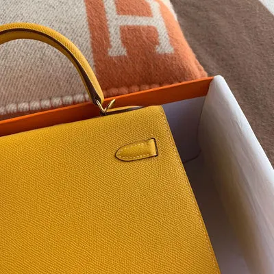 KELLY 25 EPSOM LEATHER JAUNE AMBRE WITH GOLD HARDWARE (GHW) - 5