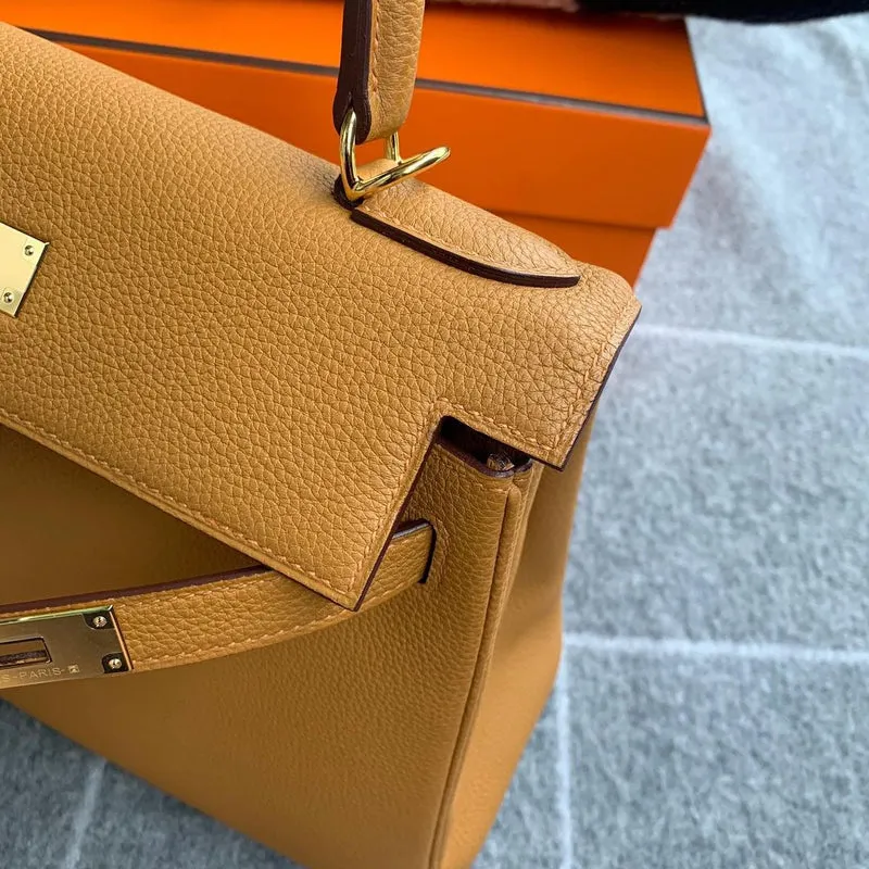 KELLY 28 TOGO LEATHER SESAME WITH GOLD HARDWARE (GHW) - 4