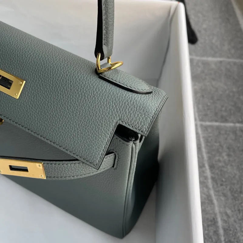 KELLY 28 TOGO LEATHER VERT AMANDE WITH GOLD HARDWARE (GHW) - 5