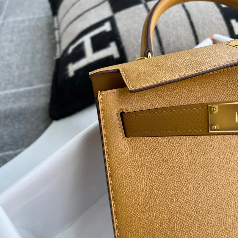 KELLY 28 EPSOM LEATHER SESAME WITH GOLD HARDWARE (GHW) - 4
