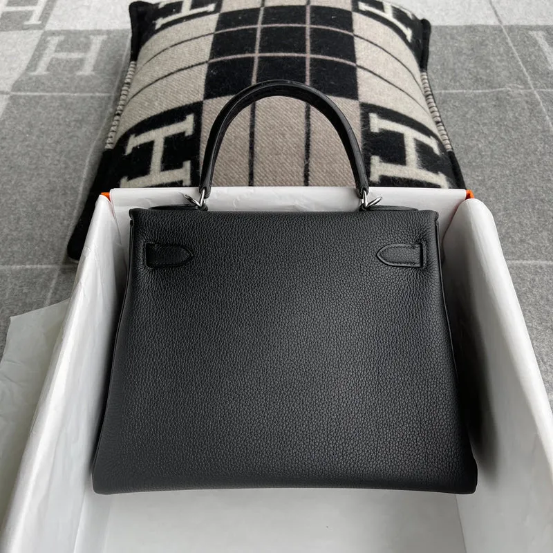 KELLY 28 TOGO LEATHER NOIR (BLACK) & MATTE ALLIGATOR WITH PALLADIUM HARDWARE (PHW) - 2