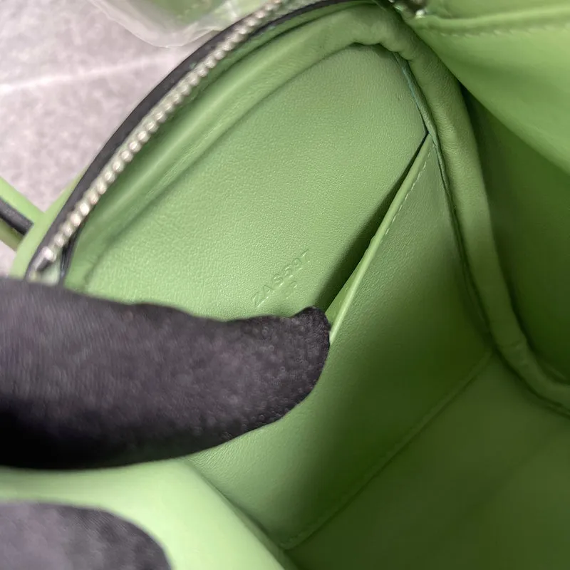 MINI LINDY 20 SWIFT LEATHER VERT CRIQUET WITH PALLADIUM HARDWARE (PHW) - 4