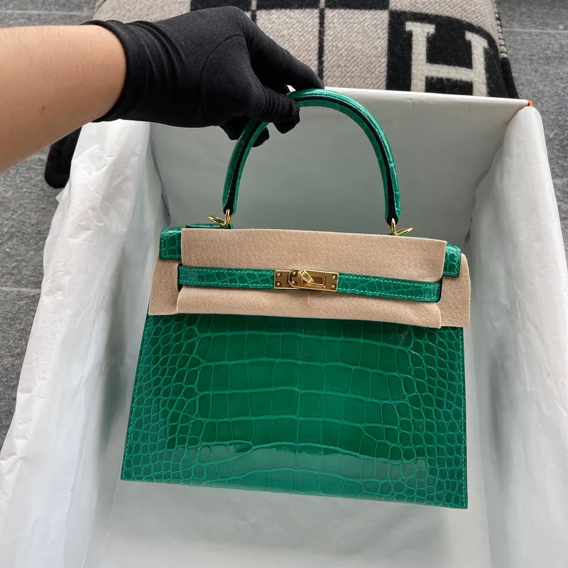 KELLY 25 SHINY (LISSE) MISSISSIPPIENSIS ALLIGATOR LEATHER VERT EMERAUDE (EMERALD) WITH GOLD HARDWARE (GHW) - 2
