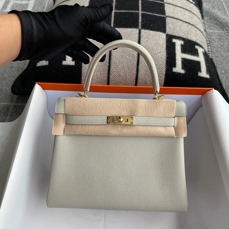 KELLY 25 TOGO LEATHER PEARL GREY WITH GOLD HARDWARE (GHW) - 2