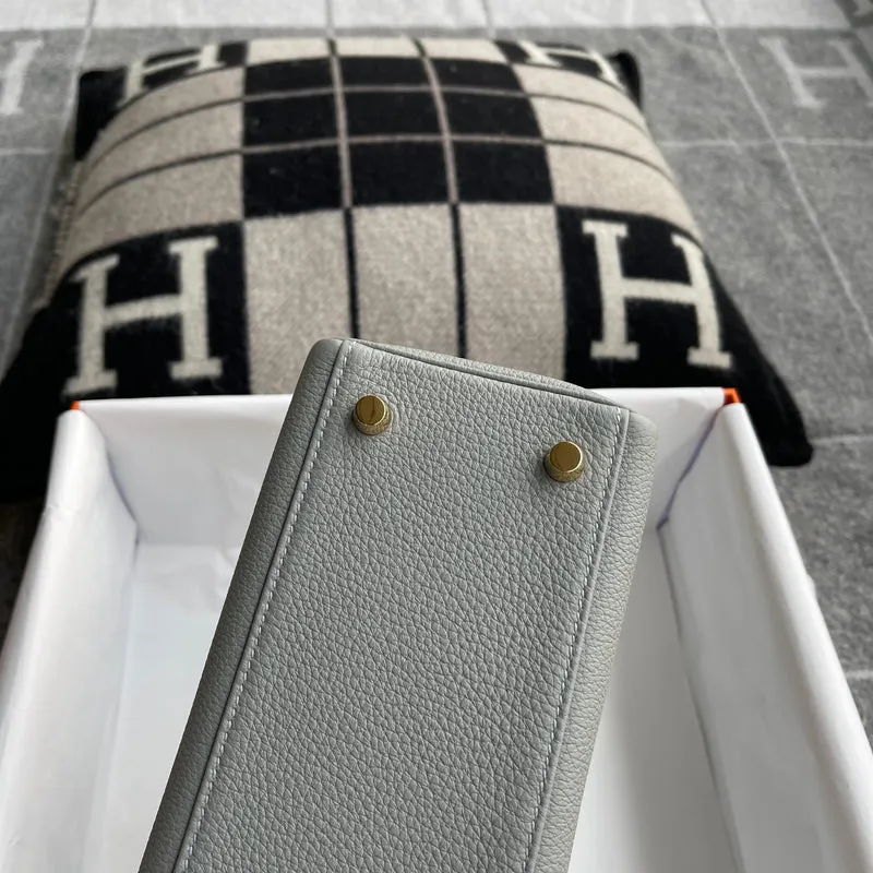 KELLY 25 TOGO LEATHER VERT AMANDE WITH GOLD HARDWARE (GHW) - 7