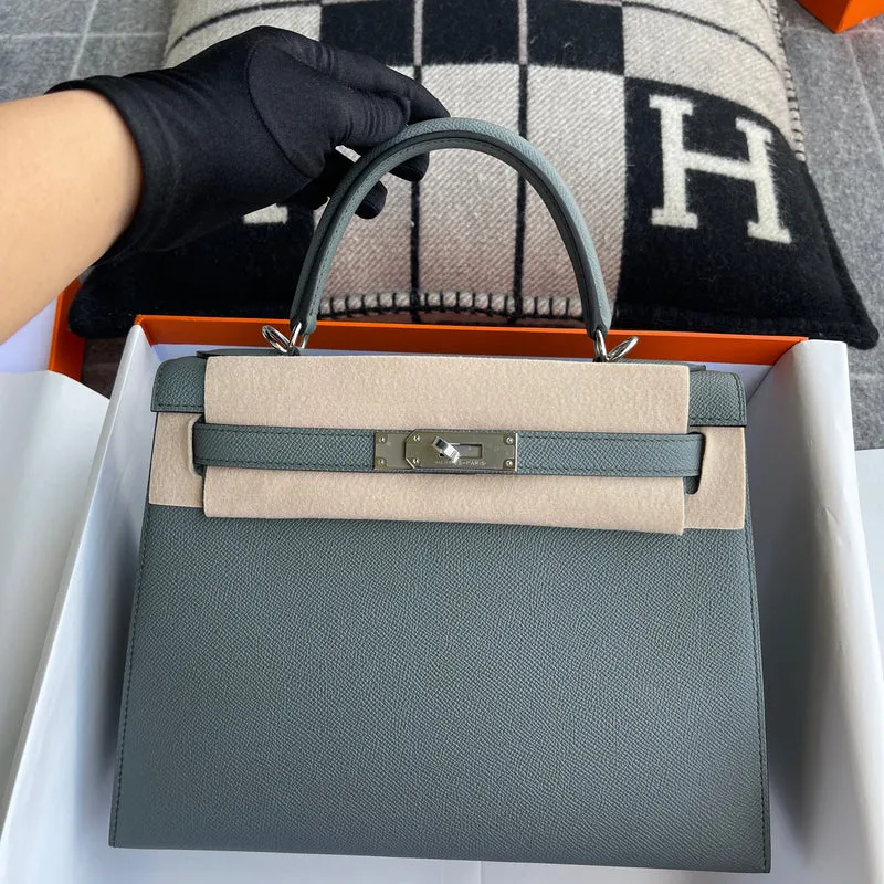 KELLY 28 EPSOM LEATHER VERT AMANDE WITH PALLADIUM HARDWARE (PHW) - 2