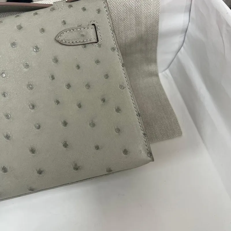 KELLY POCHETTE OSTRICH LEATHER GRIS PERLE WITH GOLD HARDWARE (GHW) - 7